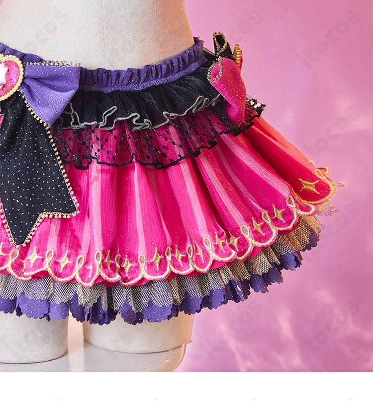 フリルと素材感が伝わるスカート部分の拡大（津島善子 小悪魔編）