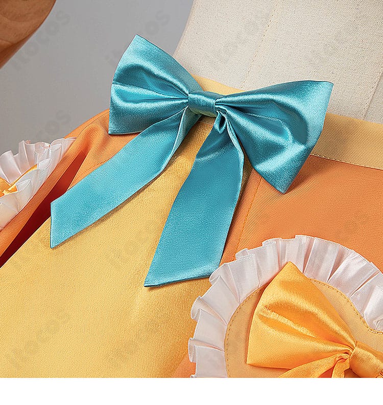 ウエストの蝶結びアクセサリー。大きめリボンの形状と結び目の仕立てが分かる画像