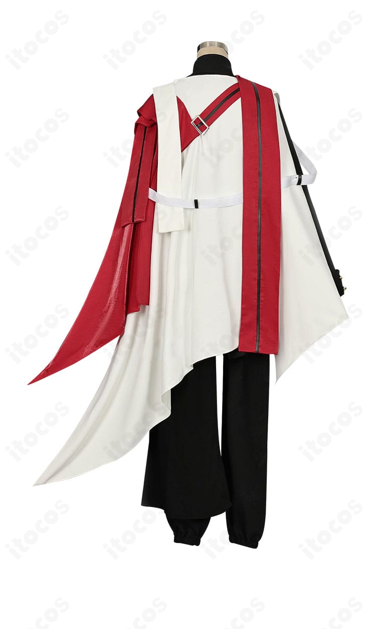 アークナイツ エグゼキューター聖約コスプレの背面画像。背中の切り替えとマントのドレープ、留め具の配置が分かる。