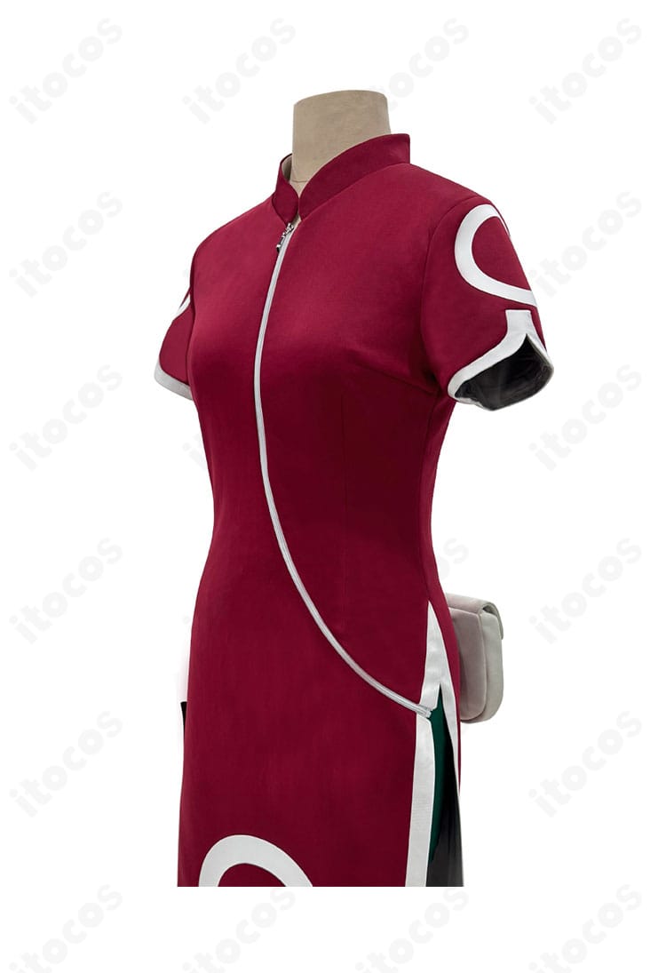 チャイナドレス衣装の左側面。シルエットラインとレッグポーチのバランス、スリット丈が分かる画像。