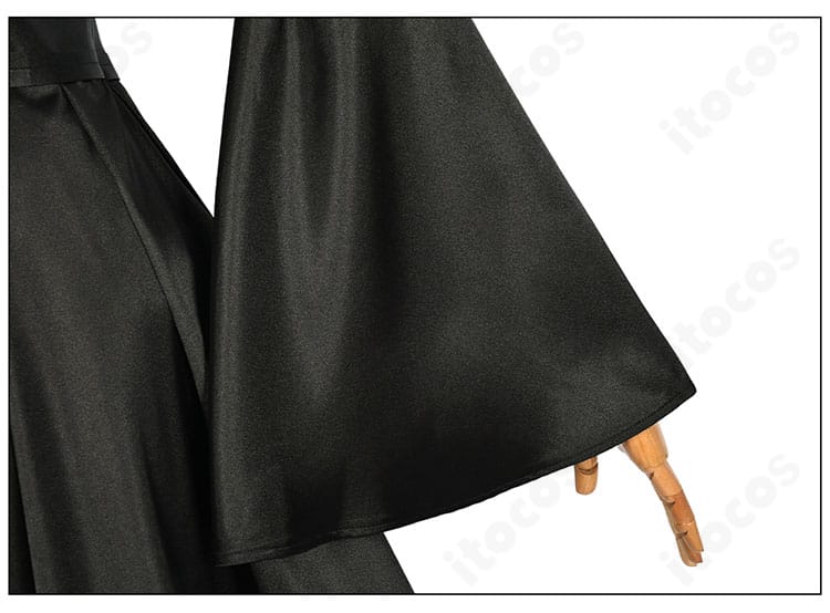 金色の闇 袖パーツの装飾アップ。ボリューム感とエッジの仕上げを示すディテール。