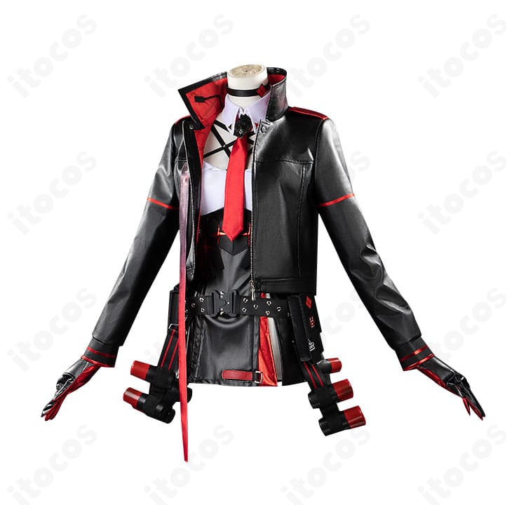 ラピ レッドフードのコートとワンピース前面。襟元から腰飾りまでのディテールを鮮明に撮影。