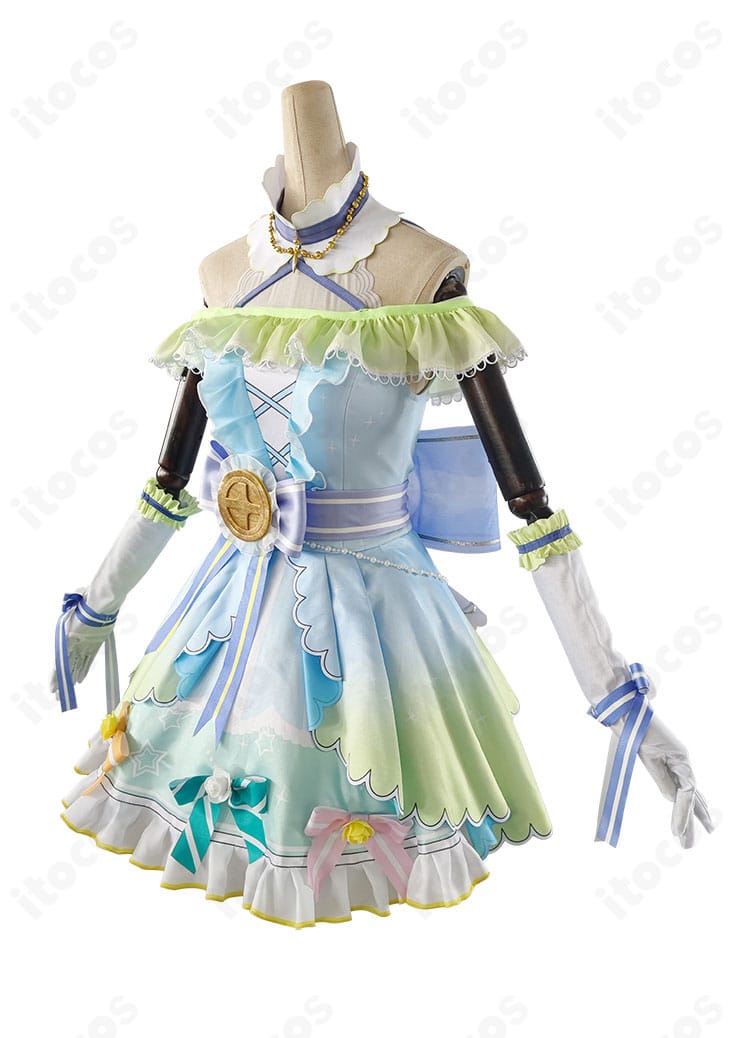 南ことり コスプレ衣装 サイドビュー｜ラインの美しさと動きやすさを確認できる角度