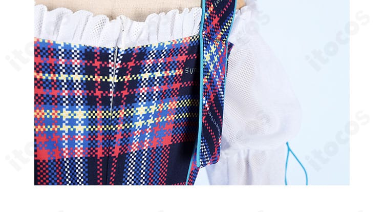 鬼塚冬毬 コスプレ衣装の肩帯装飾。エッジの装飾でキャラクター性を演出。