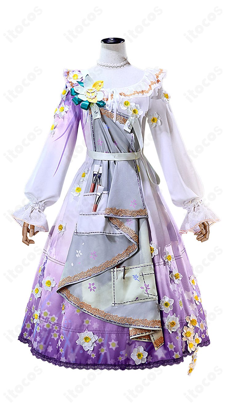 ナーシサス・ペインタードレスの正面全景。胸飾りとエプロンのラインまで忠実に再現したワンピース。