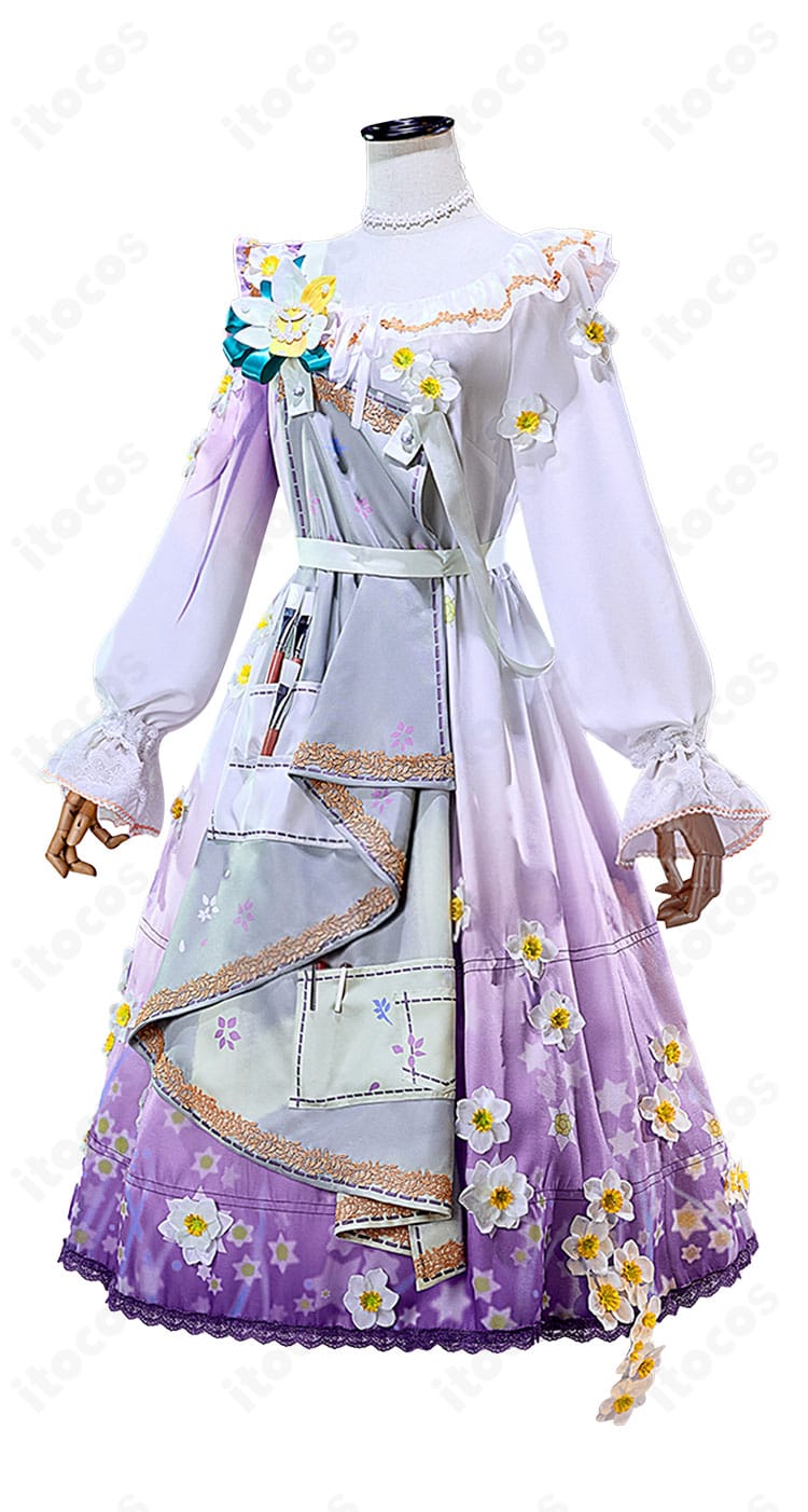 側面ディテール。ウエストから裾へ流れるフレアと装飾配置、フィット感が分かる角度。