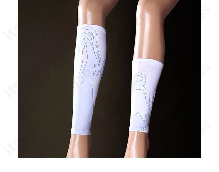 レッグカバーの装飾ディテール。足元まで統一感のあるデザインが映える写真。