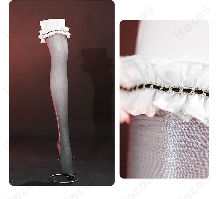 ストッキングの装飾ディテール。衣装全体の配色と質感に馴染むデザイン。