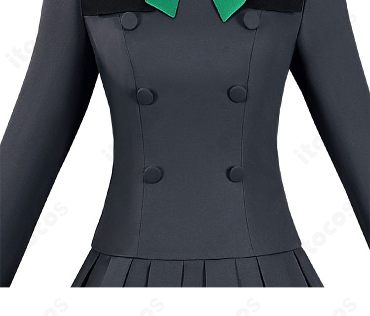 襟元のデザインと縁取りのステッチが見えるディテールカット