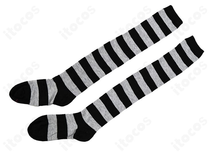 レッグウォーマー装飾の質感とシルエット