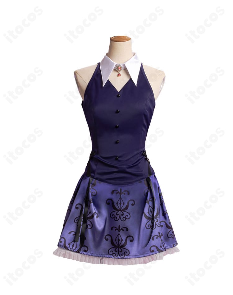 C.C. コスプレ衣装 正面全体像。高品質仕立てのワンピースがエレガントなシルエットを形成。