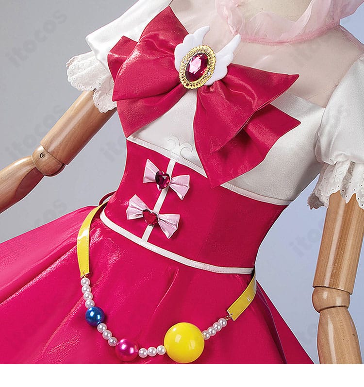 付属のカチューシャ・髪飾り・帽子風アクセのアップ。艶感と装飾の形状が分かる小物ディテール。