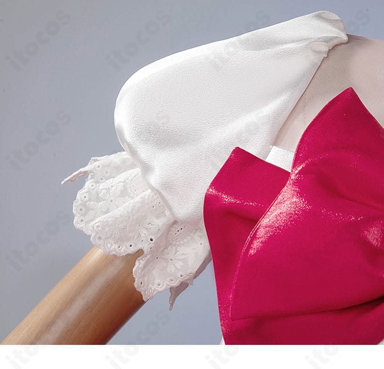 腰飾りパーツの詳細。留め具位置と装飾の形状が分かるクローズアップ。