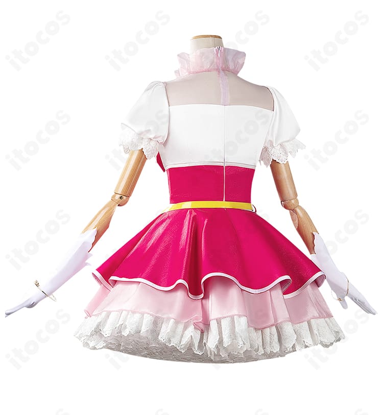 キュアミラクル衣装の側面ディテール。肩袖のレイヤーとウエストラインのシルエットを確認できる角度。