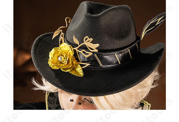 探鉱者コスプレ用の帽子詳細。衣装全体と統一感のあるカラーと素材感を確認できる画像。