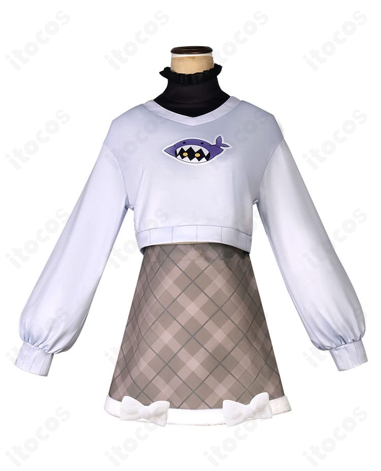 インナー（トップス）正面の詳細。シンプルで着心地の良い素材感と新春コーデとの調和