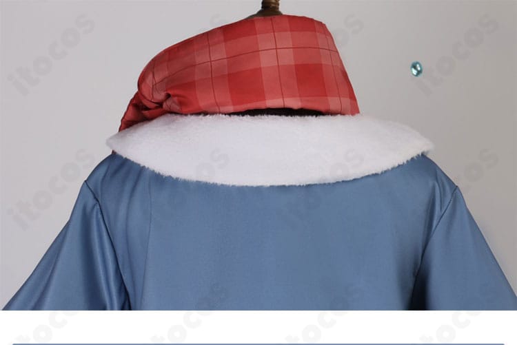 背面装飾のクローズアップ。コート後ろの意匠と尻尾パーツの見え方