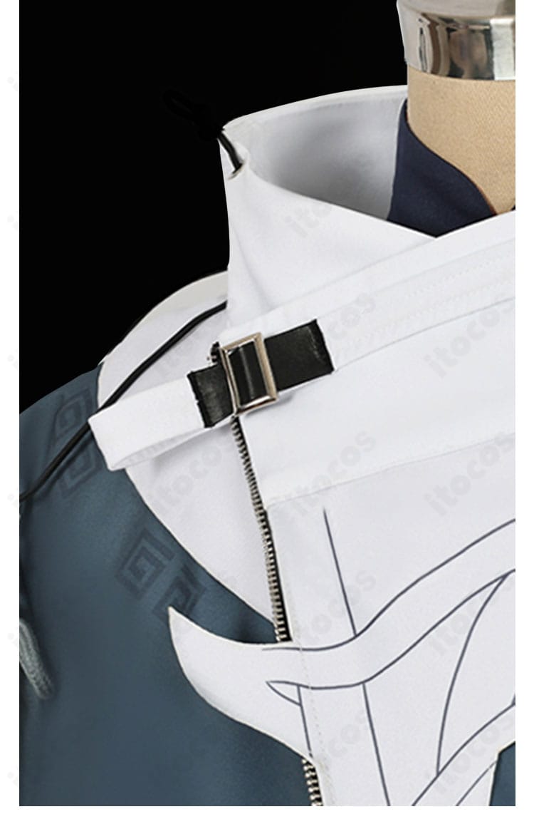 ユウの衣装襟元ディテール。襟の装飾と縁取りが分かる近接ショット。