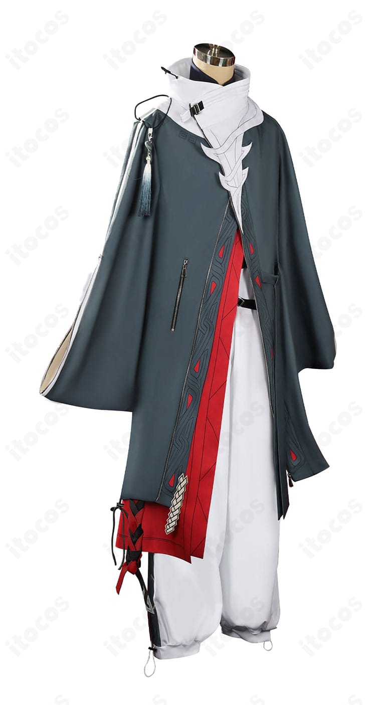 アークナイツ ユウ コスプレ衣装の側面。コートのライン、ベルト位置、肩飾りの立体感が分かる角度。