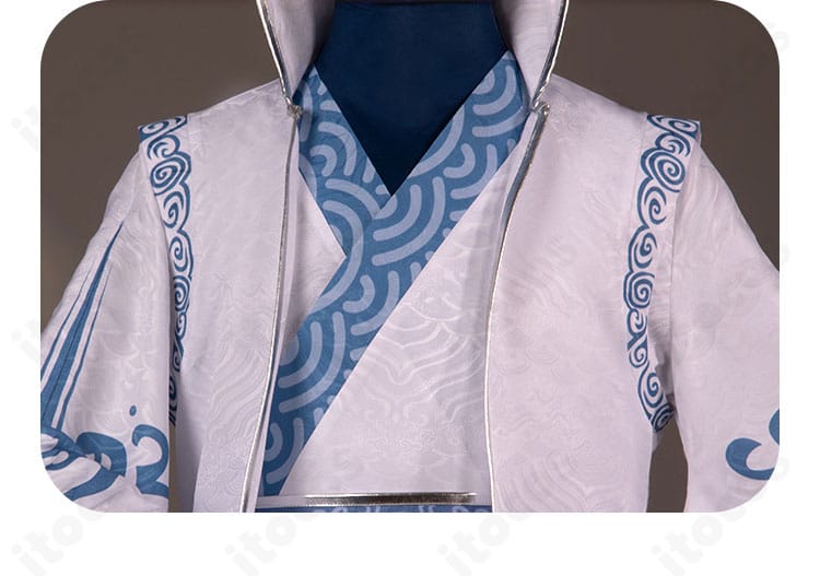 ナタ2 敖丙コスプレ衣装の門襟ディテール。刺繍風装飾と縁取りをクローズアップ。