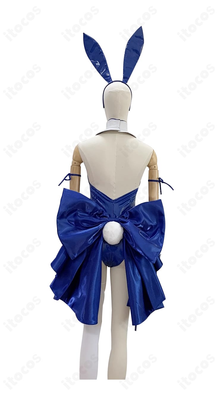 アズールレーン 信濃 バニーコスプレ衣装の背面。背中のラインとテール周りのデザインが分かる後ろ姿。