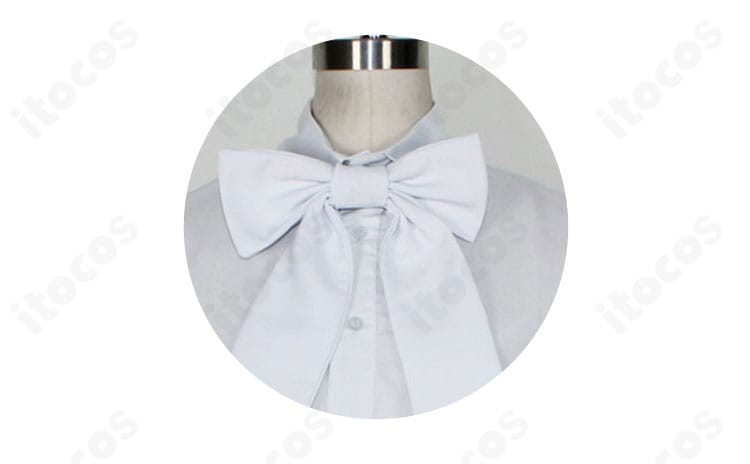 ヘタリア アイスランドコスの襟部分アップ。コートの襟の角度と縁取り、装飾の質感を強調した画像。