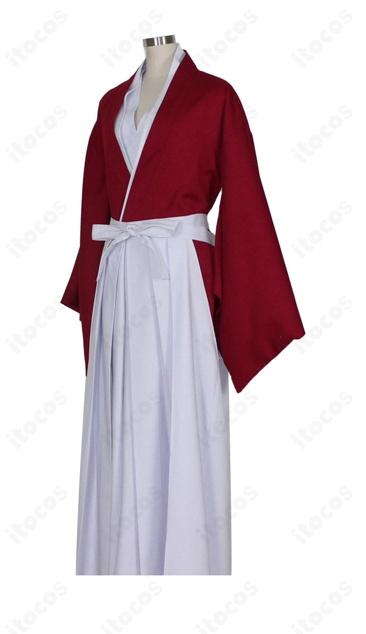 緋村剣心コスプレ衣装左側面。肩から裾へのシルエットと和装の分量感を確認できる画像