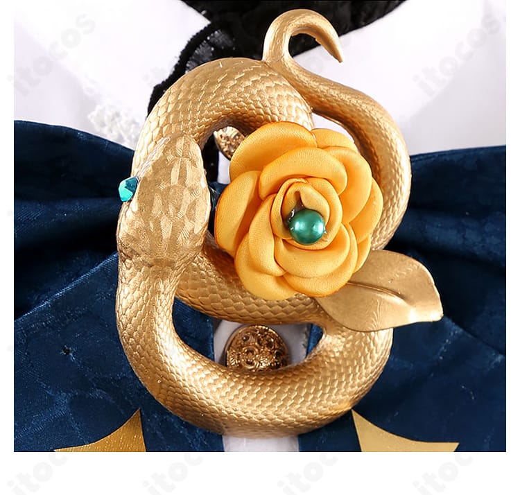 日々樹渉衣装の首元アクセント。スカーフとネックアクセの配置・素材感が伝わるアップ。