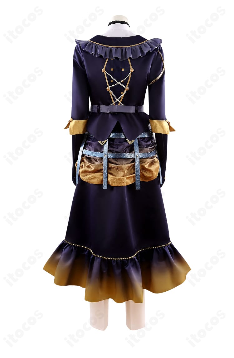 椎名ニキの傾慕の華コスプレ衣装 背面。コートの裾ラインと背中の装飾、シルエットの流れを確認。