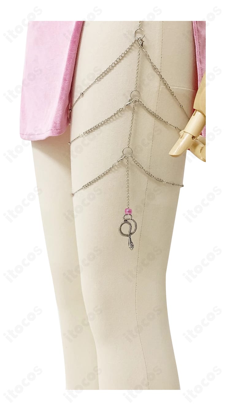 勝利の女神：NIKKE バイパー コスプレ衣装の腿飾りディテール。精密な装飾と質感が伝わるクローズアップ。