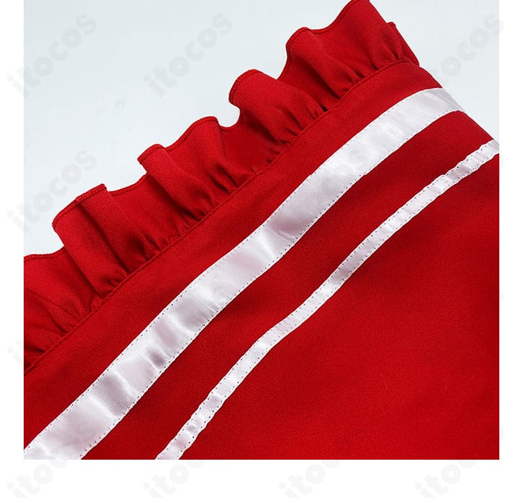 星宮いちごコスプレのスカート裾ディテール。縁取りとステージ映えする仕上げを確認。