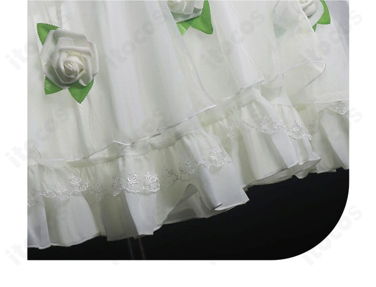 フリーレン衣装のスカート裾装飾ディテール。豪華な縁取りと立体感のある仕上がり