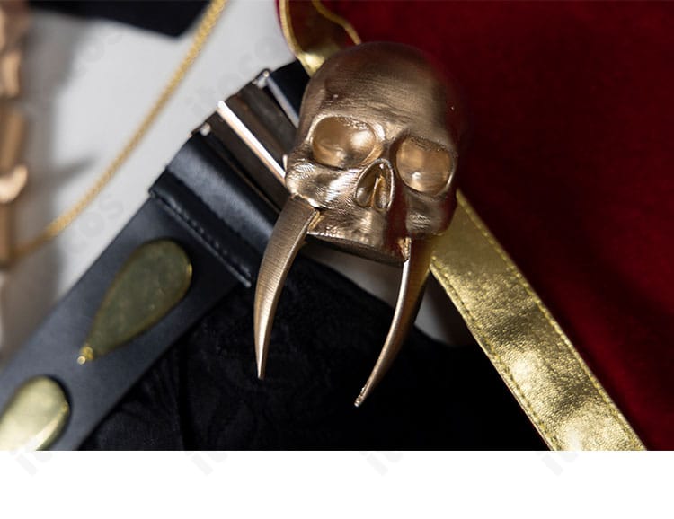 エレシュキガル衣装の胸元ディテール。刺繍と胸飾りの立体感が分かるクローズアップ