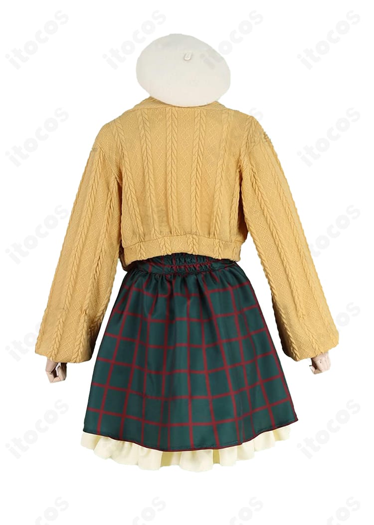 しぐれうい 新衣装（私服）コスプレ衣装の背面画像。コートの後ろ姿と全体の落ち感、後ろからのシルエットが分かる写真。