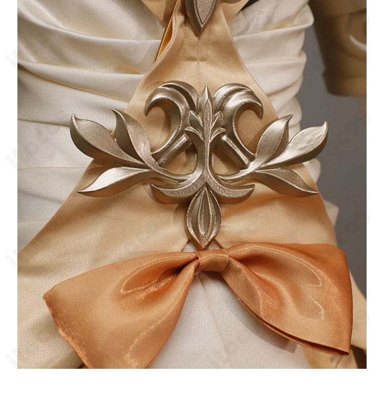 アグライア衣装の腰背部ディテール。背飾りの基部と固定ベルトの作りを確認。