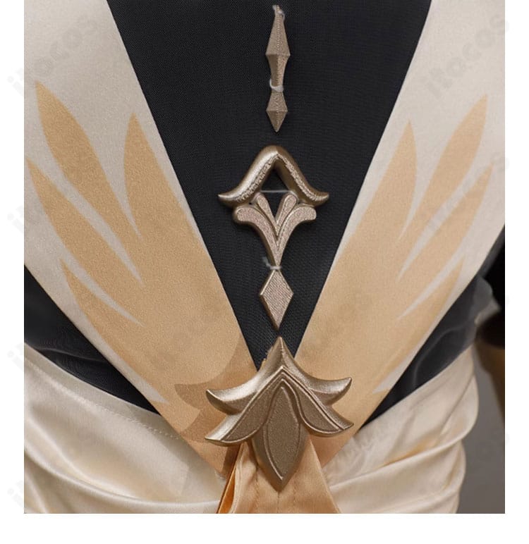 アグライア衣装の背中飾り拡大。立体的な金色モチーフとテクスチャの再現度を強調。