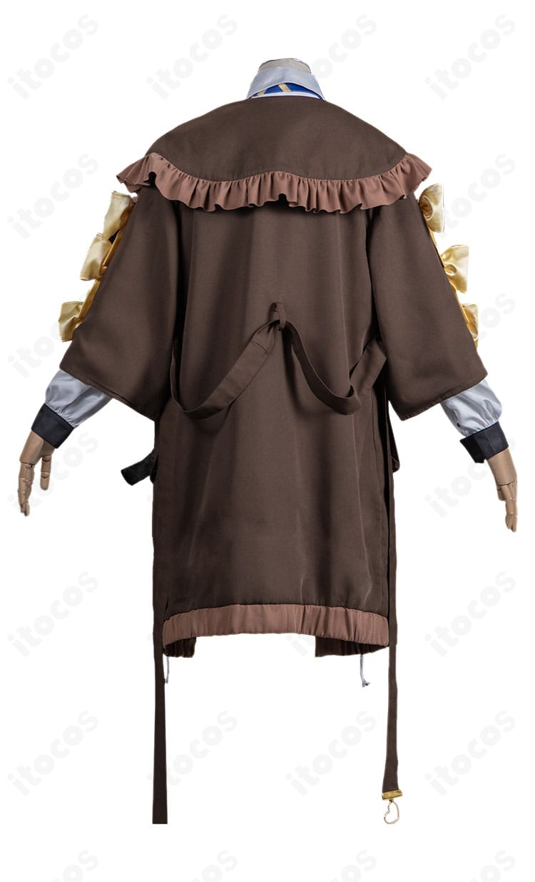 無期迷途 リン コスプレ衣装の背面全体画像。マントのドレープと背面のシルエットが確認できる写真。