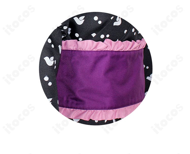 腰ベルト装飾のクローズアップ。帯風コルセットの質感と金具、装飾パーツの精巧さを強調。