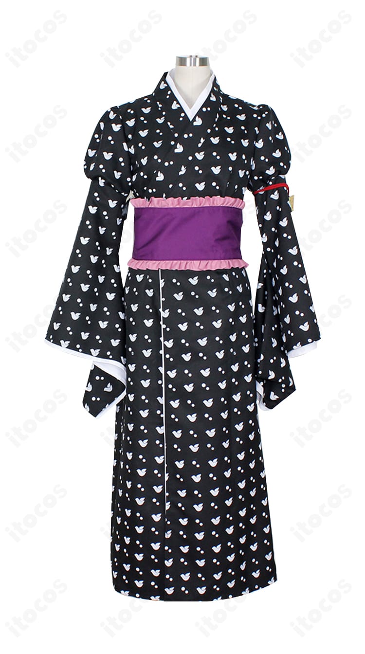 和服メイド服フロントの細部。つけ襟の縁取りや花柄モチーフ、ステッチの丁寧な仕上げをクローズアップ。