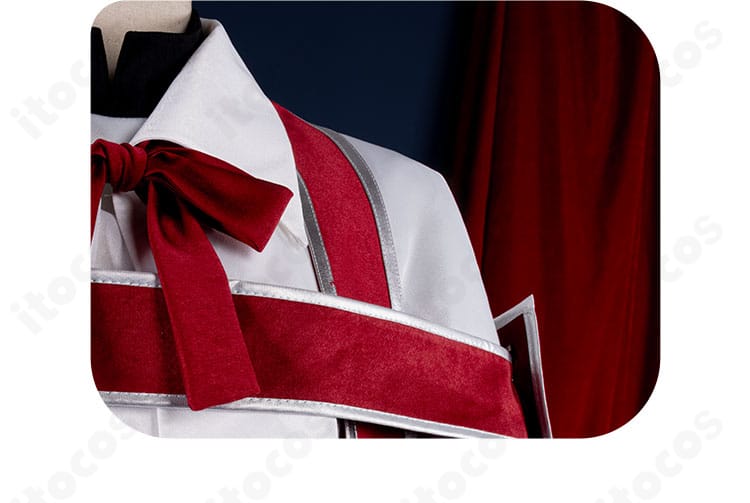 シエル・ファントムハイヴ 聖歌隊コスの肩飾りディテール。マントとのバランスと取り付け位置を示す。