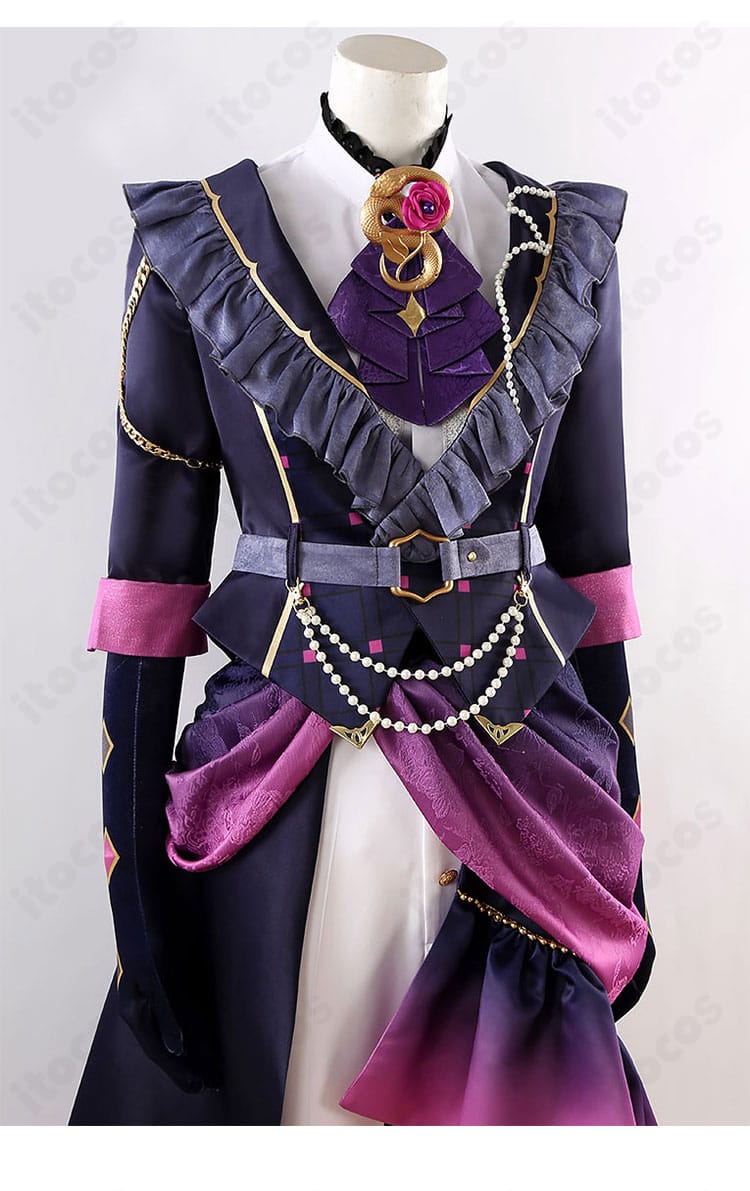 巴日和 コスプレ衣装 背面。背中から裾にかけての切替と装飾位置を再現した様子