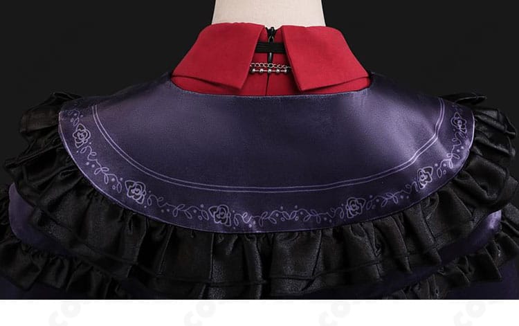 披肩の花模様装飾アップ。模様の配置と発色、縫製の精度を確認できる写真