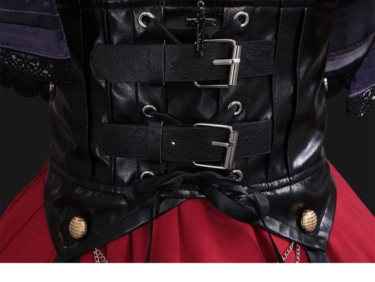 ウエストのコルセットベルト装飾。バックルとステッチ、フィット感調整の仕様が分かる詳細写真