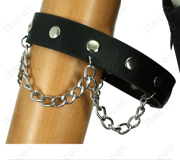 シオリ・ノヴェラ初期衣装の腕飾りディテール。細かな意匠と締め付けを抑えた作り