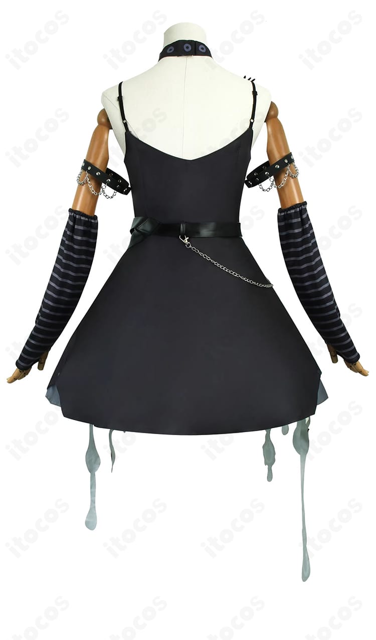 シオリ・ノヴェラ初期衣装の背面ディテール。腰飾りと背面の装飾配置を丁寧に再現