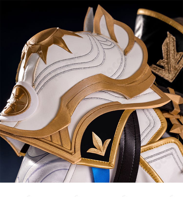 崩壊：スターレイル ファイノン衣装の側面画像。右肩の肩鎧形状とマントの落ち感、ベルト周りのディテールをクローズアップ。