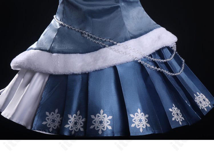 スカート装飾のクローズアップ。SNOW MIKU 2025 鏡音リン衣装の裾まわりの意匠と立体感。