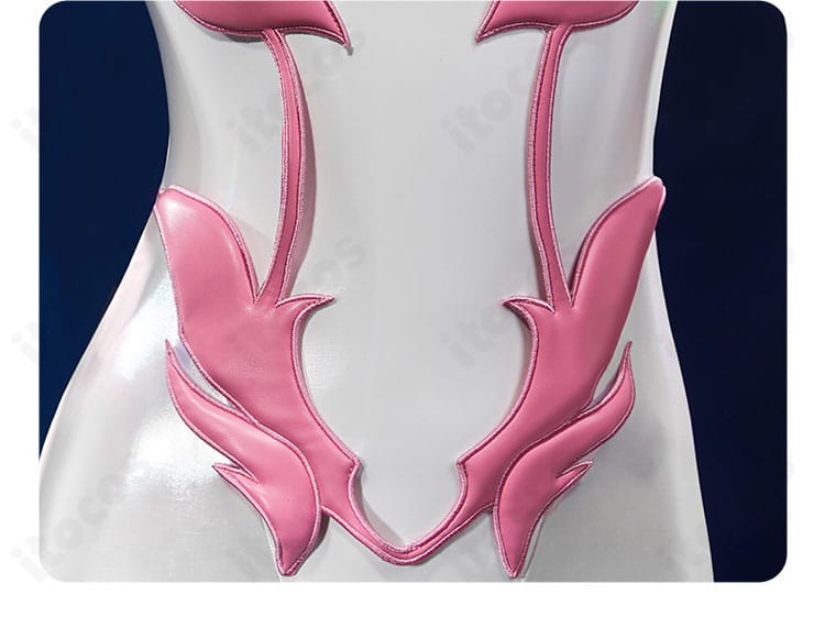 腰部装飾のクローズアップ。配色と形状の精密な再現を示すディテール写真。