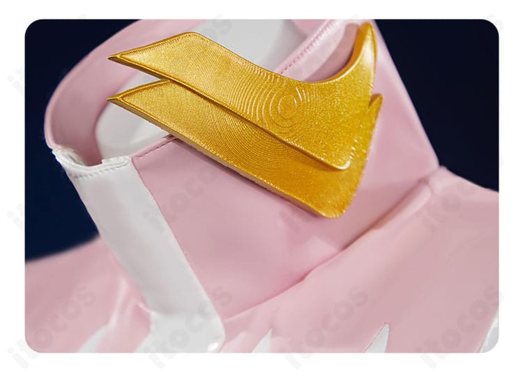 首元装飾のクローズアップ。ラクス・クラインらしい意匠を丁寧に再現。