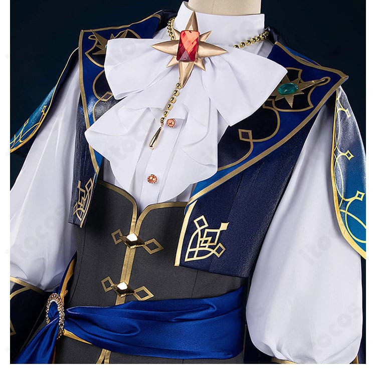 首飾りの拡大。チャームと金具の意匠でキャラクター性を強調するパーツ。